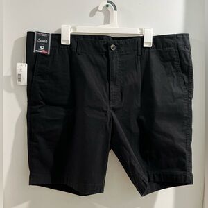 Roundtree & Yorke Flat Front Shorts, size 42, 9 inch inseam, new!